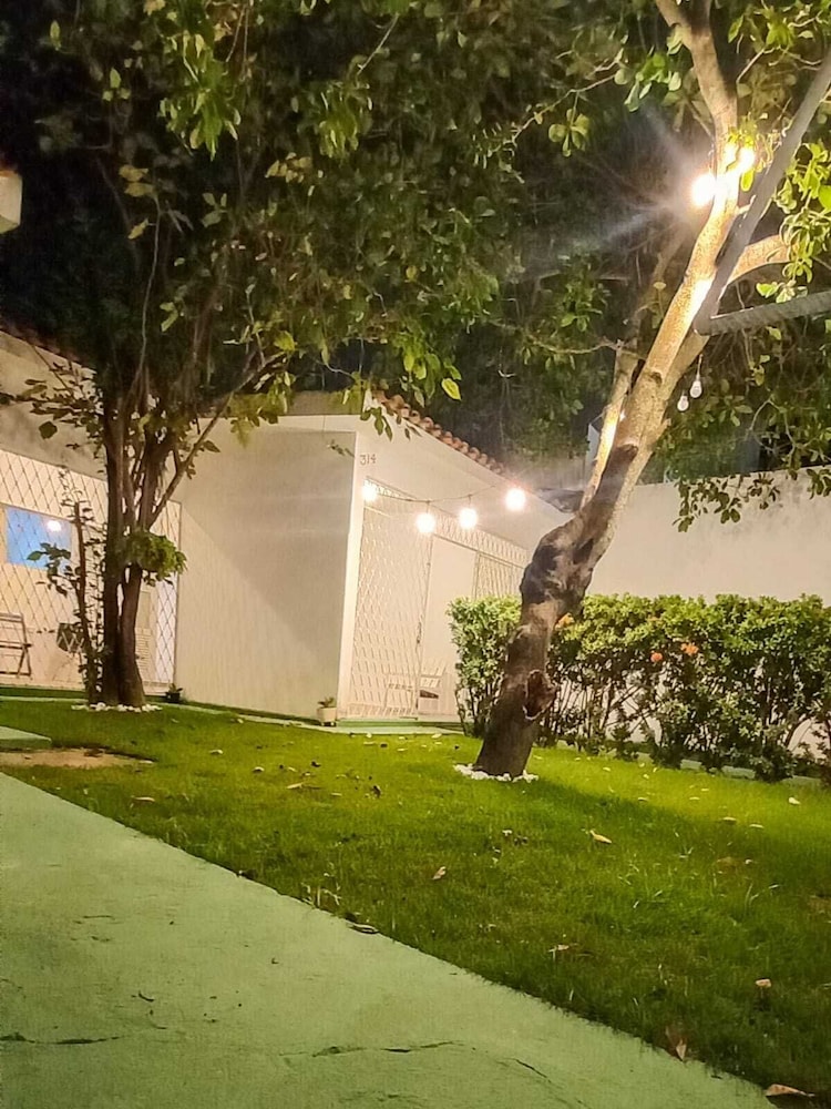 Yolo Hostel
