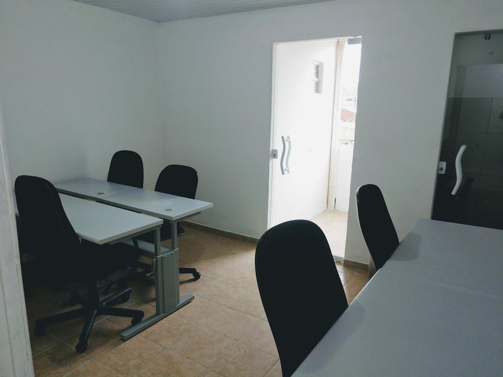 Hotel Space 4 U - Aeroporto Curitiba - Image 1