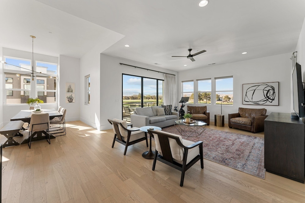 Villa #20 At Bloomington Country Club 3 Bedroom Condo