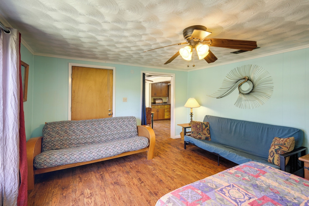 Hike From Your Door! Pet-friendly Whitney Home