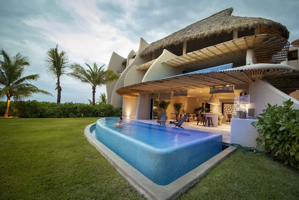 Punta Majahua Condos