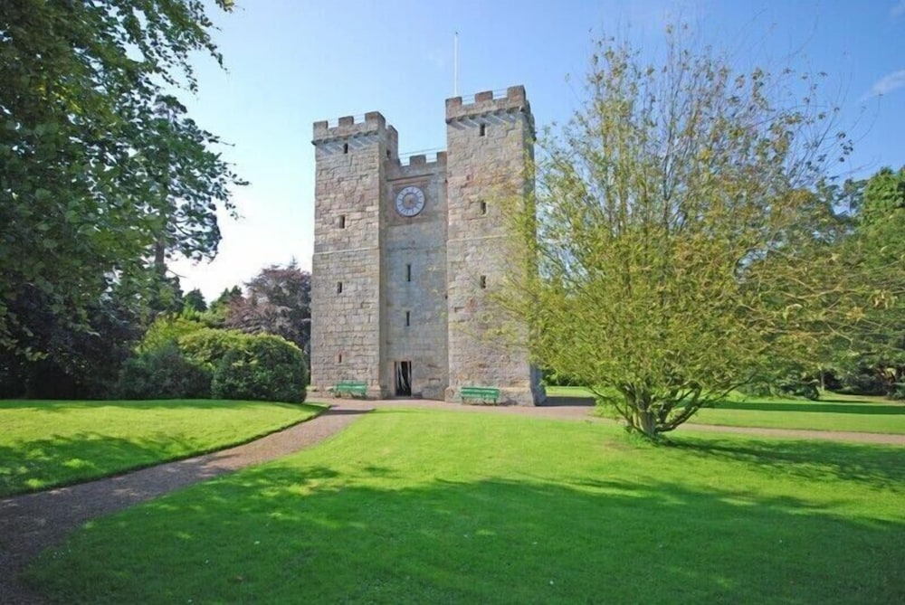 West Lodge