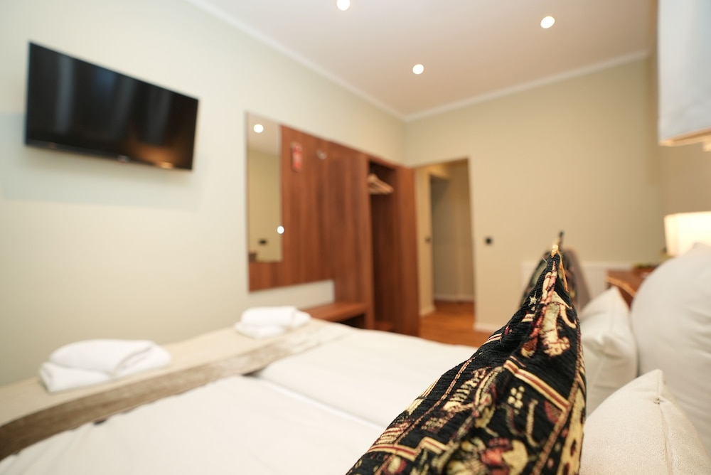 Frankfurt Vacations - Hotel Attache - Property Image 113