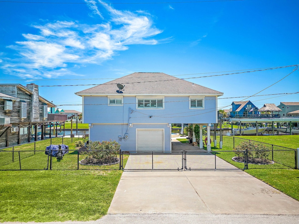 Purple Pelican Paradise by Ryson Vacation Rentals