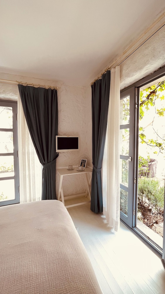 Mina Otel by Adda Alaçatı