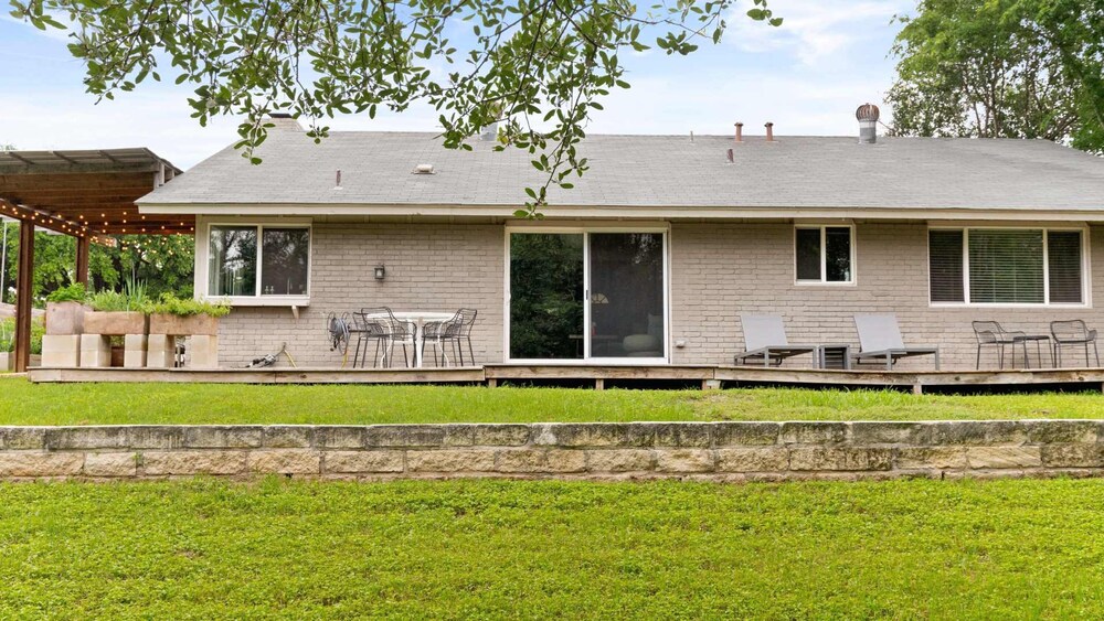 Upstay Contemporary 4BR Family Home With Garden