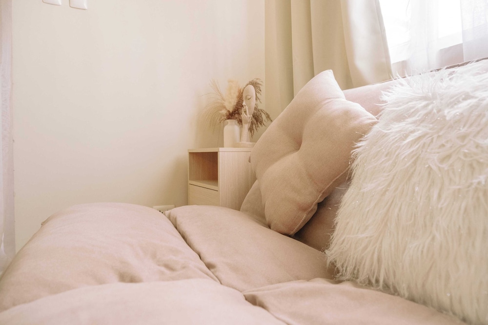 A Perfectly Chic Hideaway