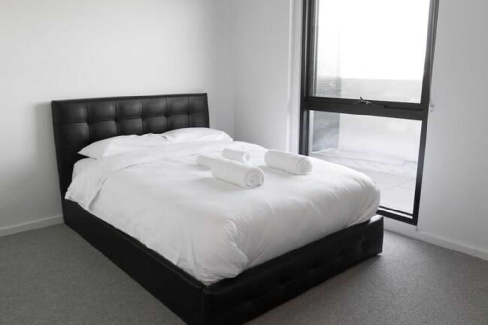 New Spacious 2 Bedroom With Gorgeous City Views view 3