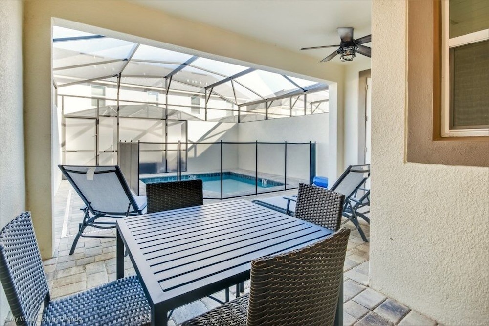 Be Our Guest At 1600cpc 4 Bedroom Townhouse by RedAwning - Image 4