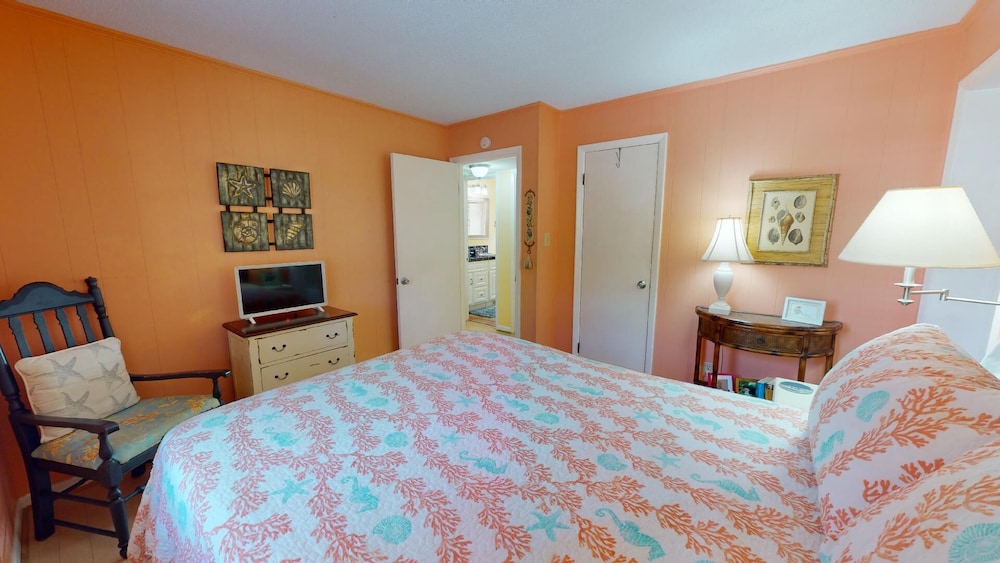 Under The Tybee Sun by Tybee Vacation Rentals