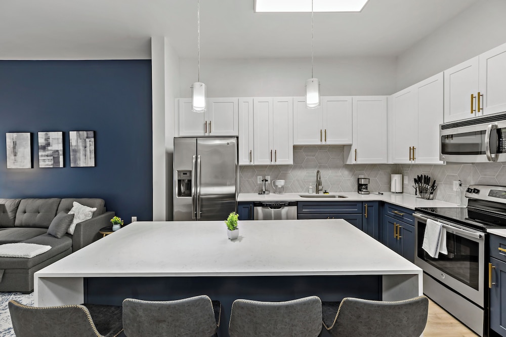 ROVE LIVING/KB - Midtown205