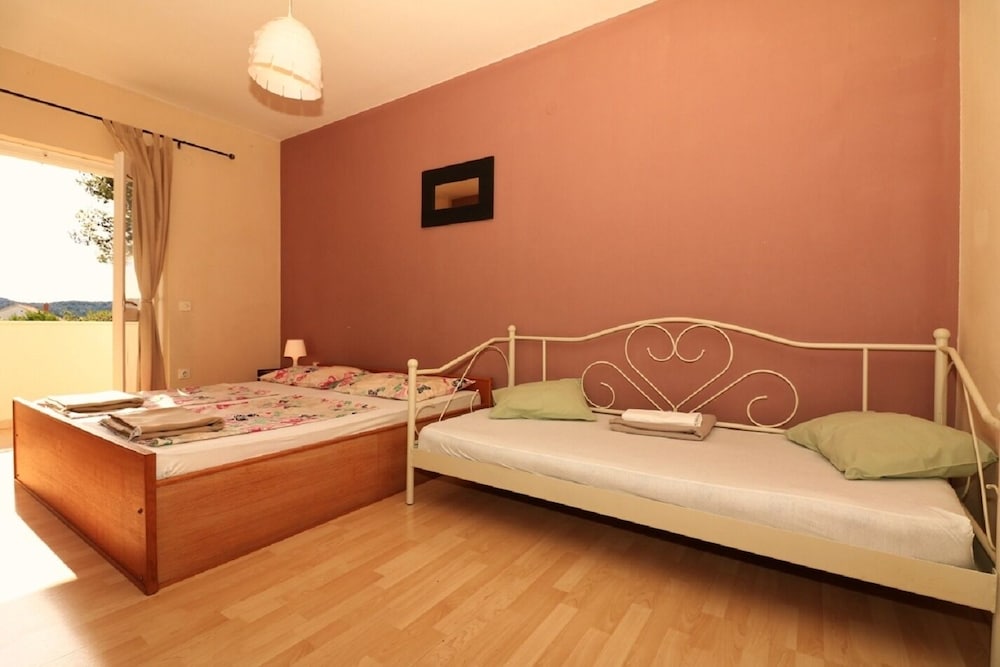 Martina - Large and Comfortable Apartments - A1 Julia view 3