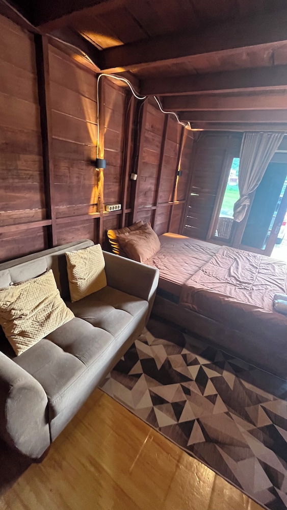 Quen'z Cabin