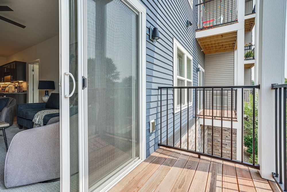4 Mi to National Sports Center: Apt in Blaine