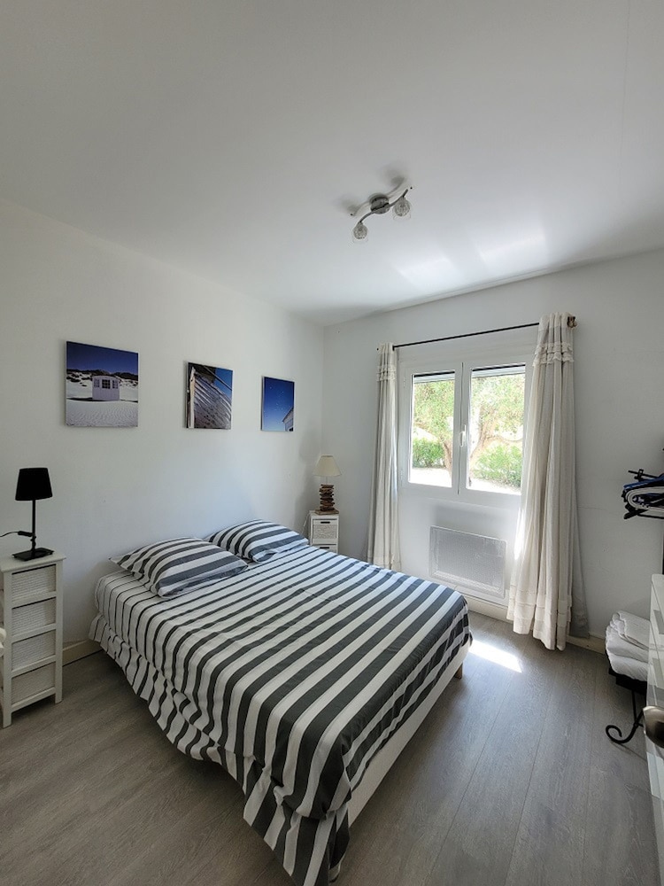 Maison Pieds Dans l eau St Florent