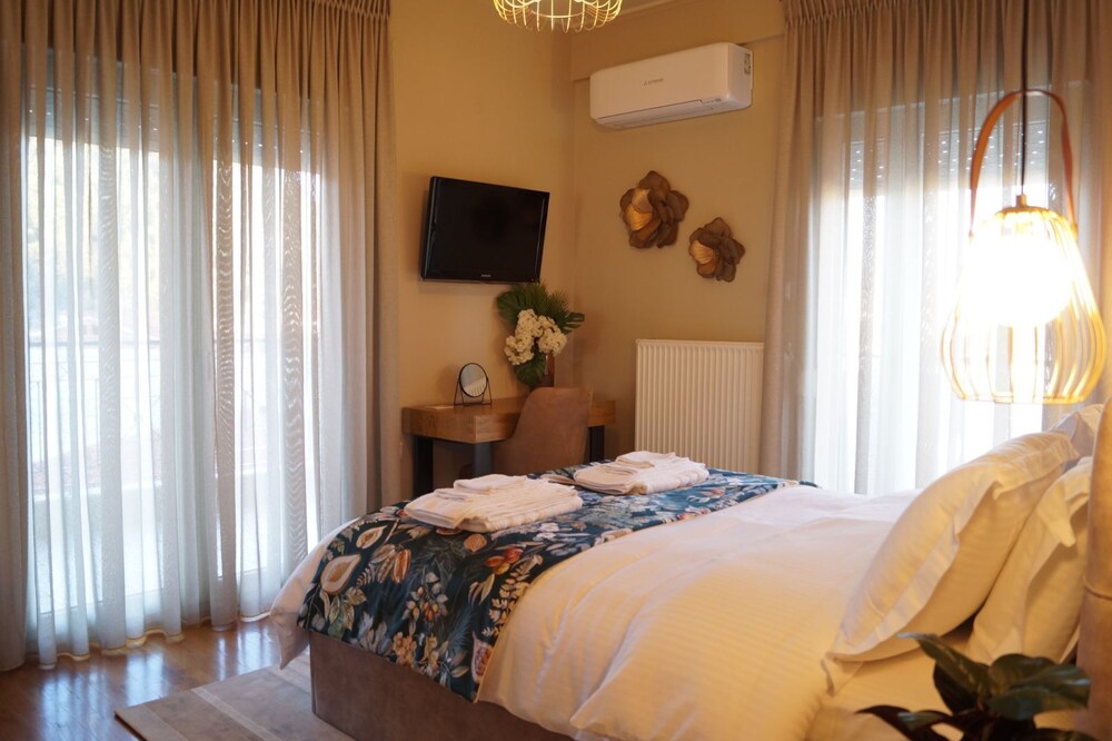 Daphne Luxury Apartment view 5