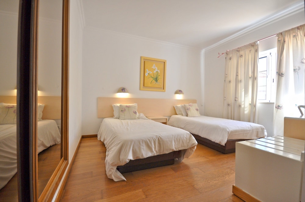 Old Vilage Area Walking Distance to all Amenities view 4