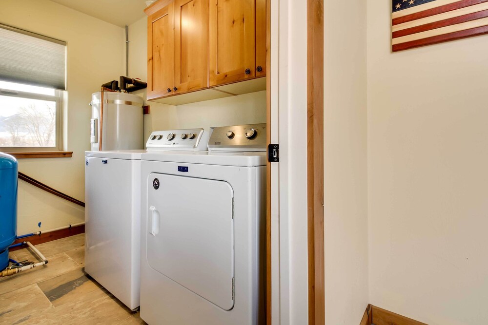 Beautiful Jefferson River Cabin w/ Mountain Views! - Property Image 10