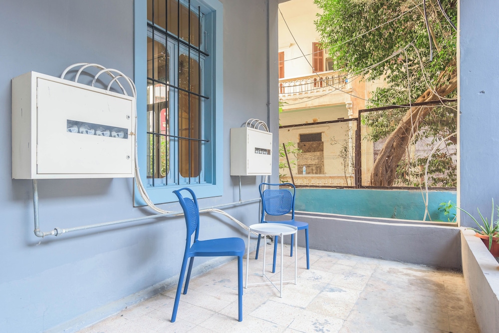 Flame 3-Bedroom Apartment in Mar Mikhael