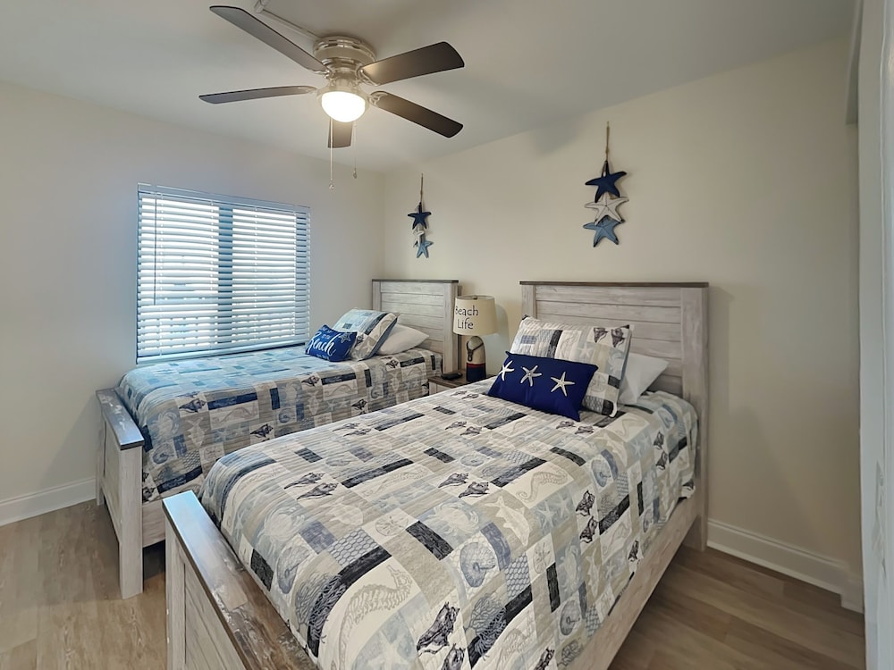 Seaside 3 by Distinctive Beach Rentals