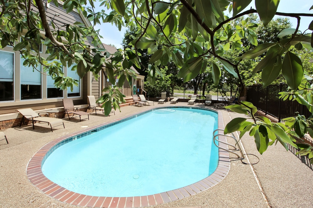 Overland Park Condo, Close to Lakes Parks! - Property Image 5