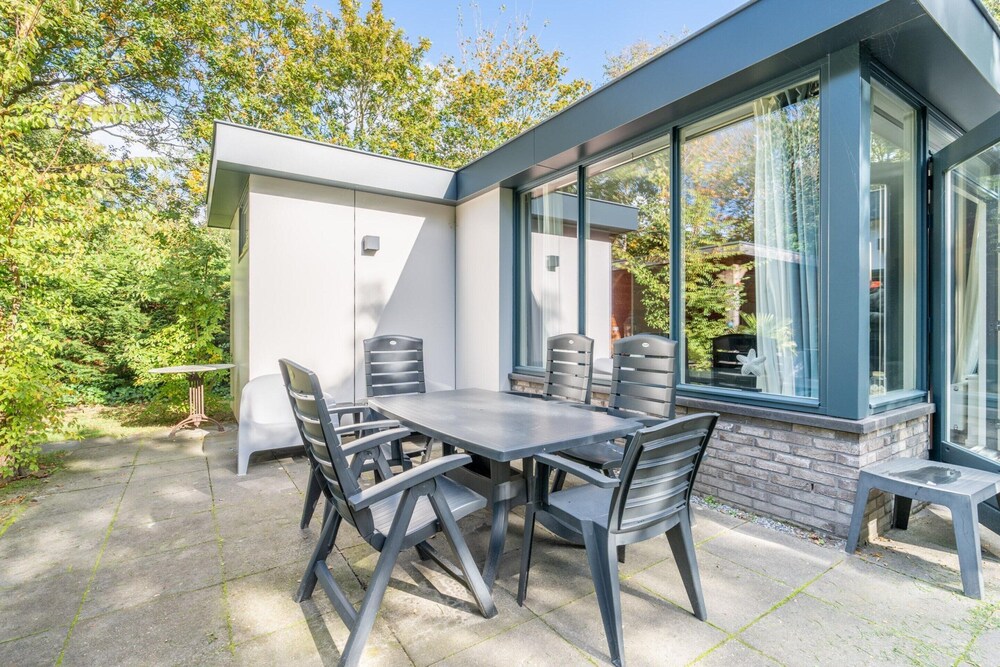 Tastefully Furnished Bungalow for 6 People With Lots of Privacy