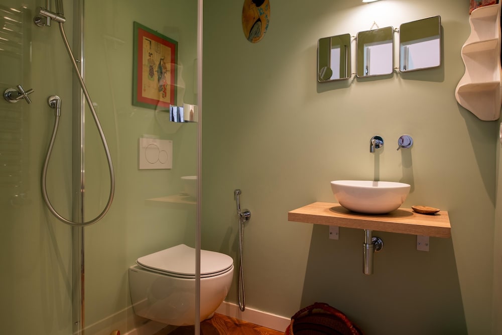 Boho 202 in Rome With 2 Bedrooms and 2 Bathrooms