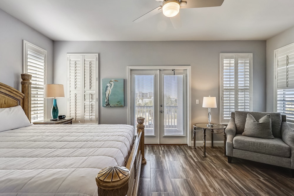 Joe's Dream 3 Bedroom Home by RedAwning