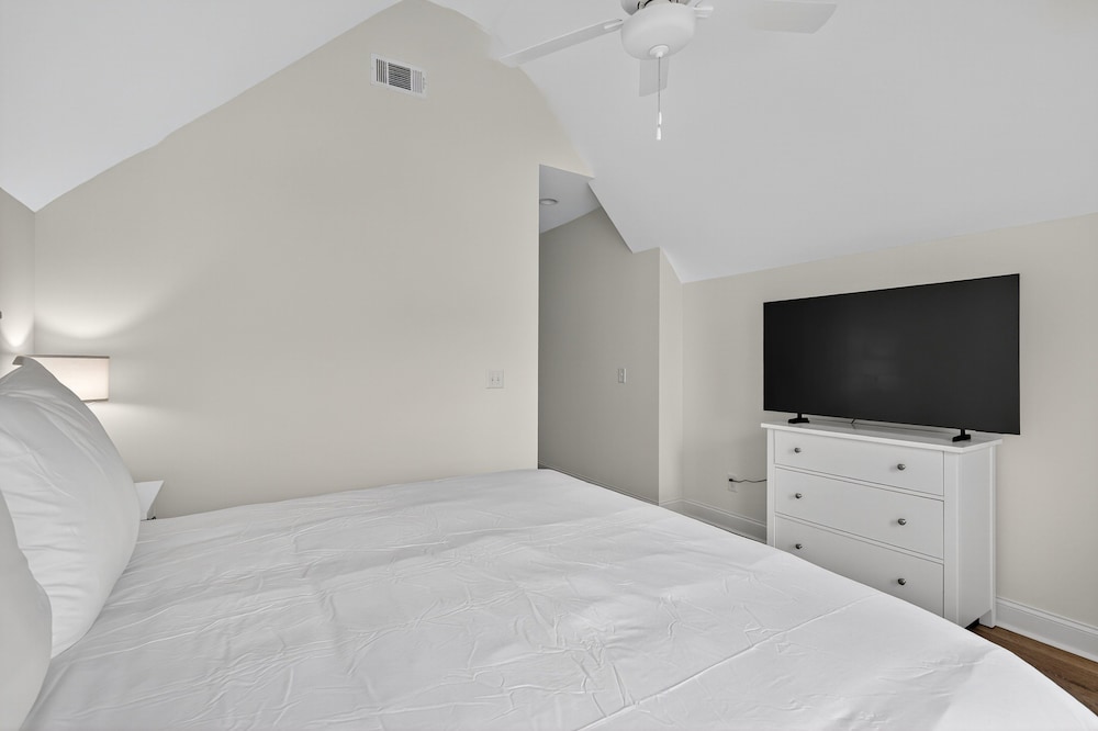 Auburn Gameday Getaway 2 Bedroom Condo
