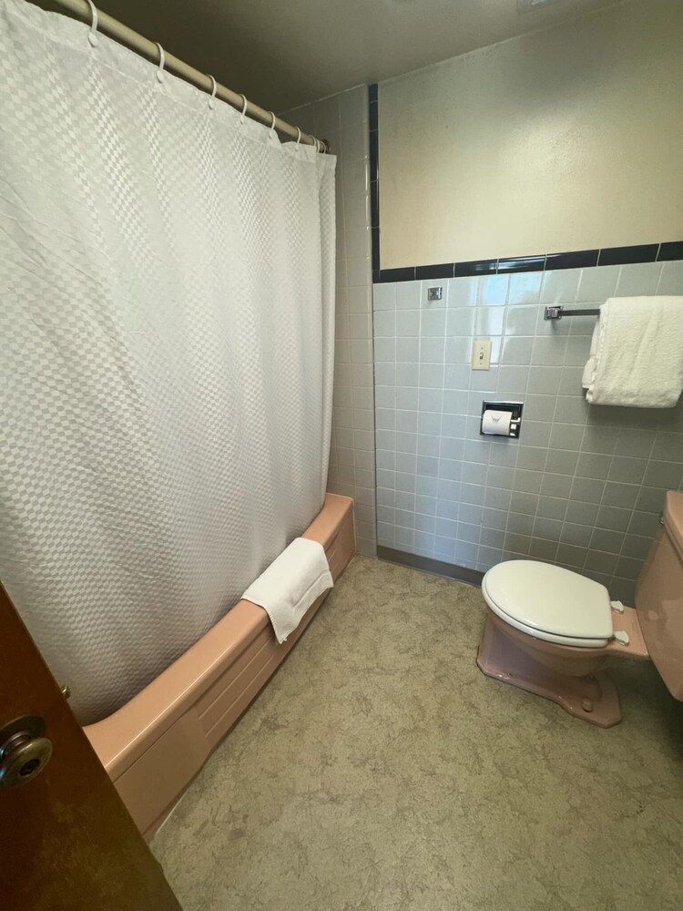 Sunset Oceanfront Lodging
