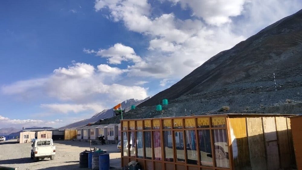 Soma Retreat Cottage Pangong Lake view 3