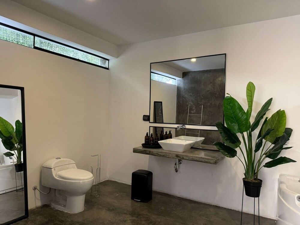 w Elegant 7BR Home w Pool in Santa Eualia