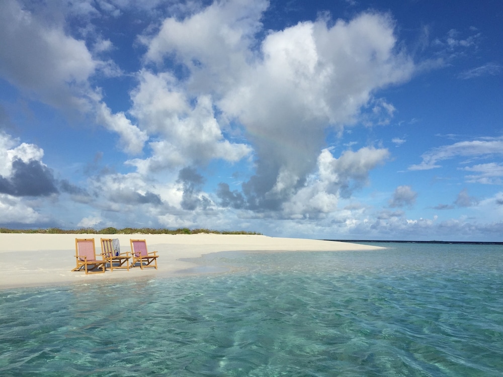 Noovilu Suites Maldives