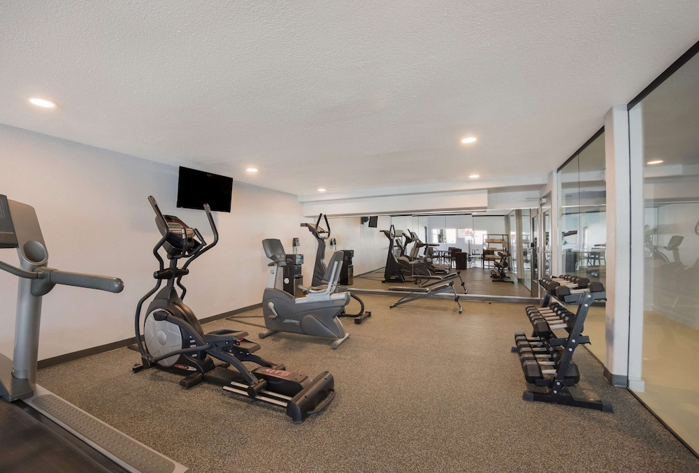 Castle Rock Vacations - Quality Inn  Suites Castle Rock/SW Denver - Property Image 11