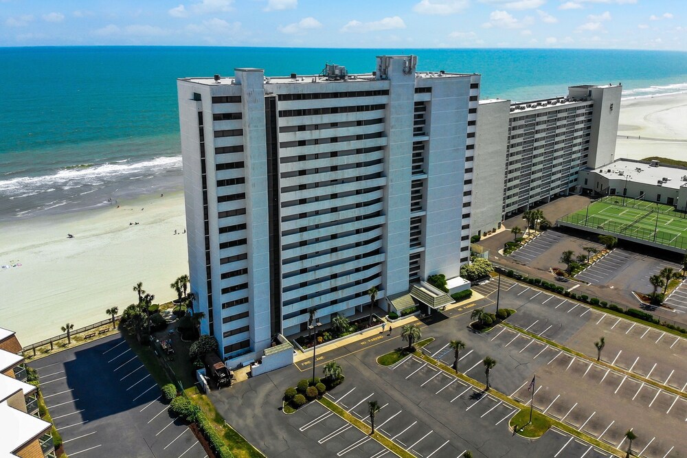 Brigadune 12f 3 Bedroom Condo