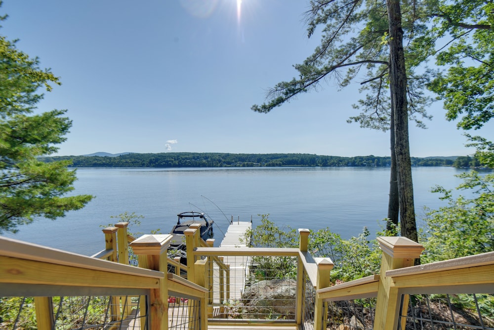 Walk to Lake Winnisquam Access: Cozy Retreat
