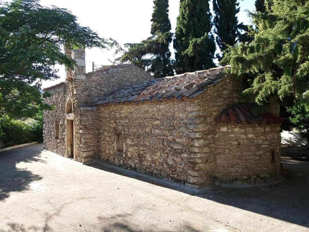 Melina Dream House Retreat at Akoumia