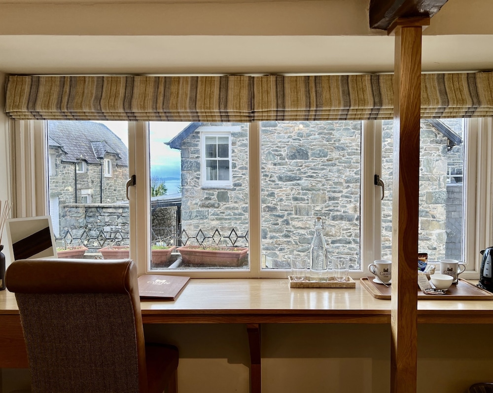 Castle Cottage Inn