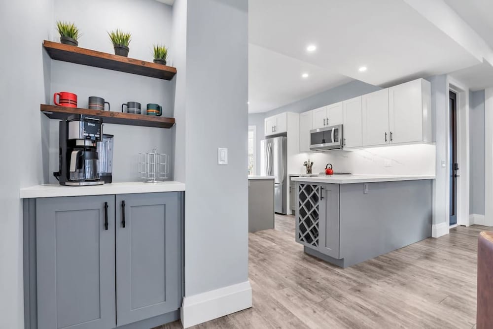 Tranquil 2BR Triplex in the Heart of Shelburne