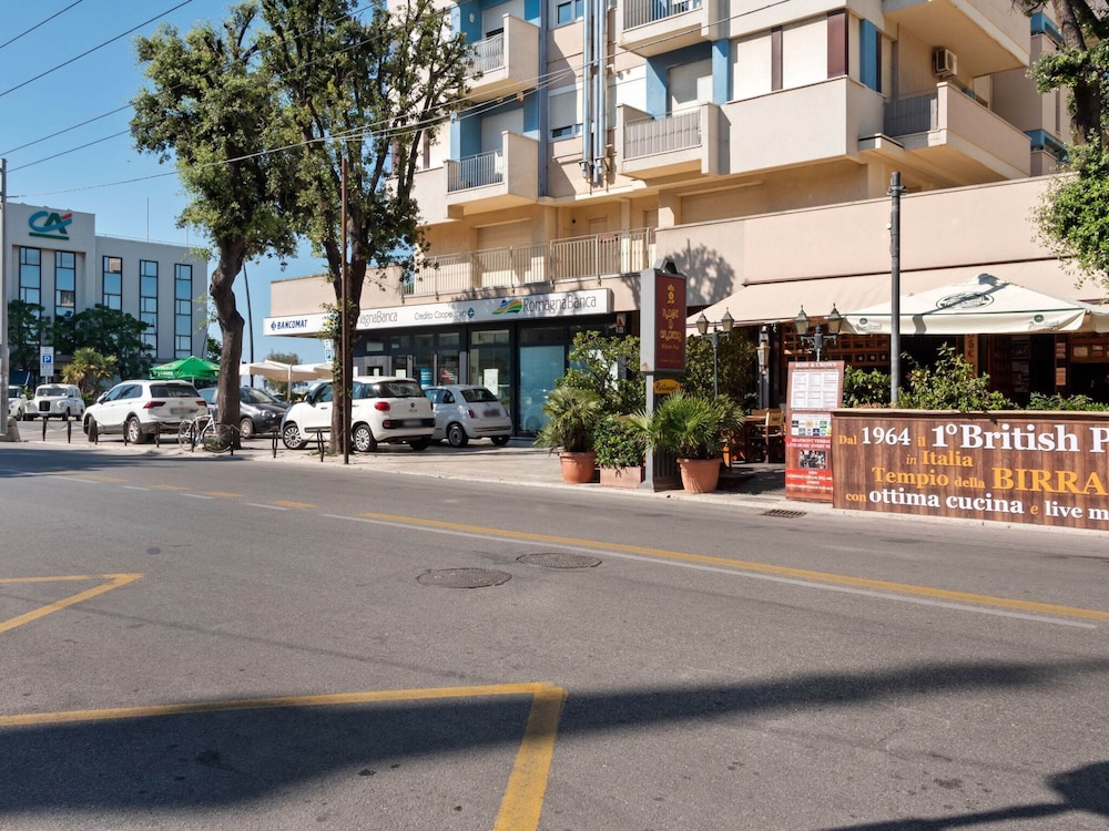 Comfy Apartment in Rimini Near the Sea view 2