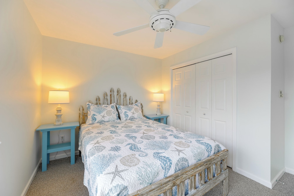 2 Mi to Bethany Beach: Home w/ Furnished Deck
