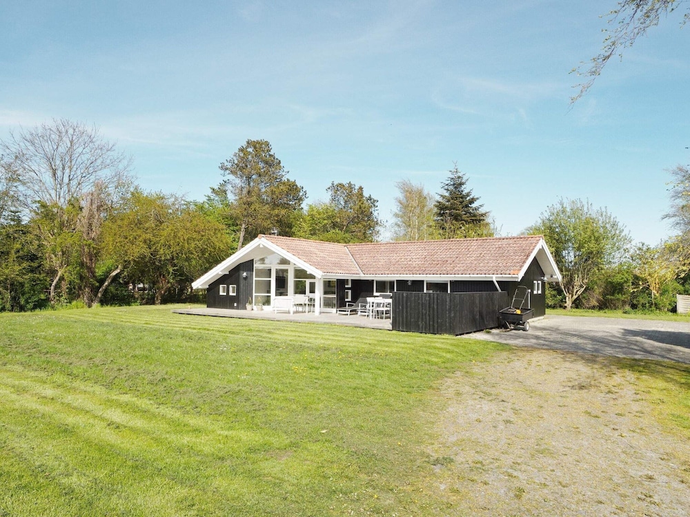 Vibrant Holiday Home in Slagelse near Sea view 4