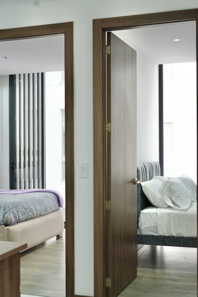 Seis Residences