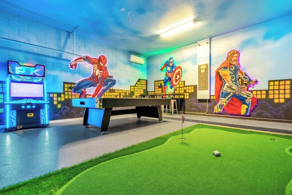 Upstay: Themed Family Home w Pool & Games Room