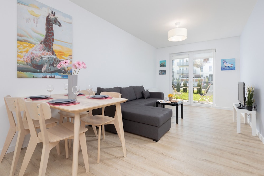 Warsaw Apartment With Terrace by Renters view 4