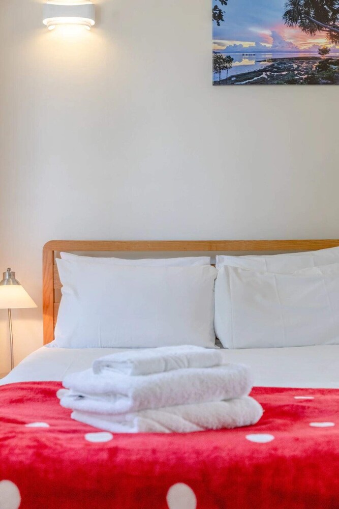 Cosy 3 Bedroom Flat in North London