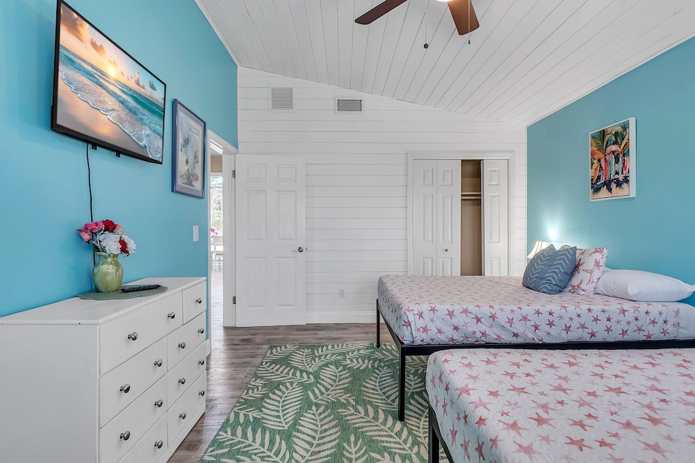 Bates Avenue House