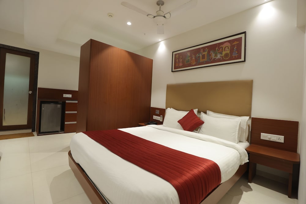Hotel Shreeji Vatika-Airport Road