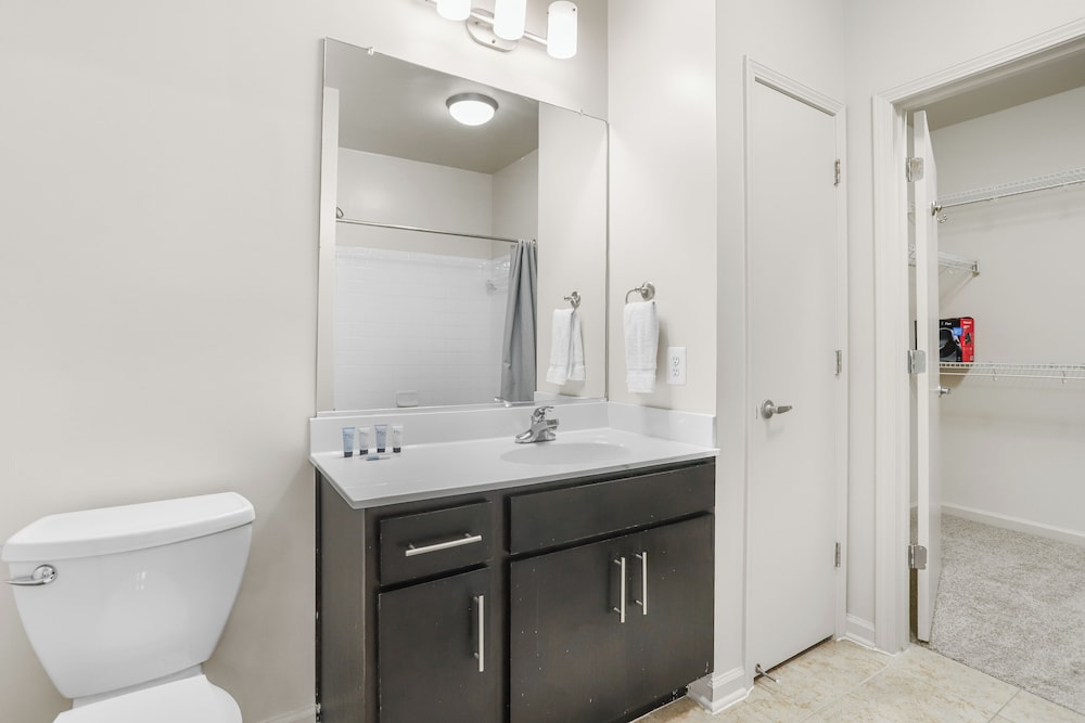 DC Charm in Crystal Apartments