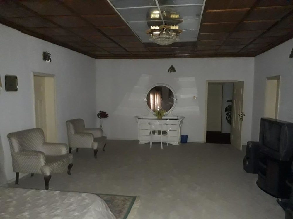Hatfield Hotel